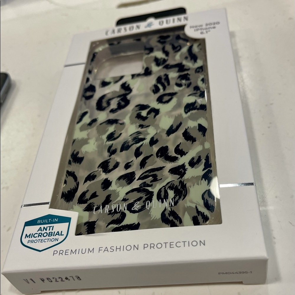 Carson Quinn iPhone 12/12 pro case BNIB